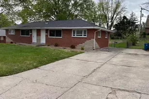 2413 Chesstal St, Saint Charles, MO 63301 - Photo 2