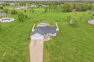 211 High Ridge Valley Ct, Foley, MO 63347 - Photo 2