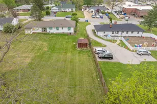 107 Lock Dr, Ballwin, MO 63011 - Photo 10