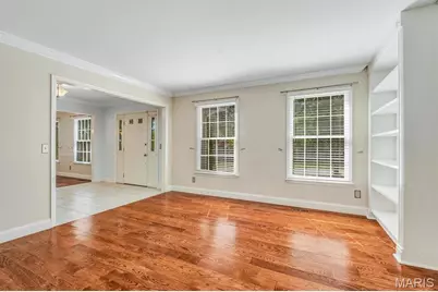 15355 Highcroft Drive, Chesterfield, MO 63017 - Photo 8