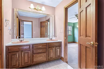 532 N Loretta Court, Farmington, MO 63640 - Photo 38