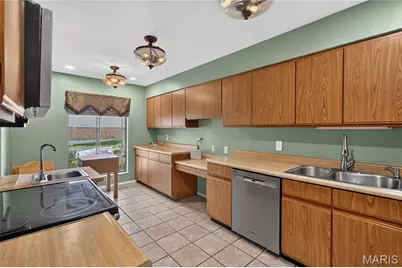 11525 Pineberry Drive, Saint Louis, MO 63146 - Photo 8