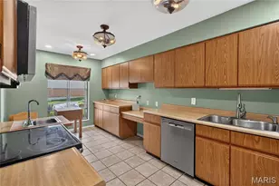 11525 Pineberry Dr, Saint Louis, MO 63146 - Photo 8