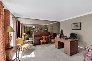 15327 Grantley Dr, Chesterfield, MO 63017 - Photo 8