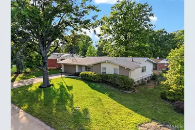 3255 Classic Drive, Florissant, MO 63033 - Photo 4