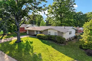 3255 Classic Dr, Florissant, MO 63033 - Photo 4