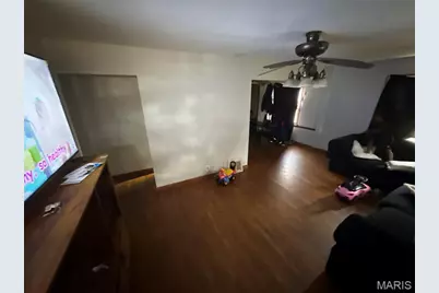 7500 Haywood Drive, Hanley Hills, MO 63133 - Photo 1