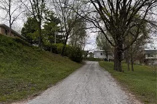 415 S 11th St, Louisiana, MO 63353 - Photo 60