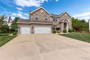 13 Macleod Ct, Dardenne Prairie, MO 63368 - Photo 2