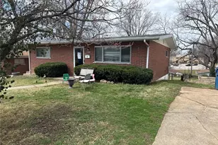 3413 St Henry Ln, Bel-Ridge, MO 63121 - Photo 2