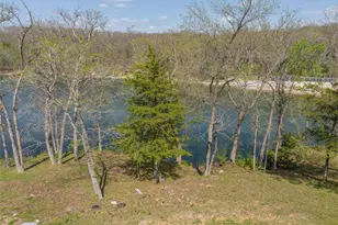 124 Geneva Cove Dr, Innsbrook, MO 63390 - Photo 2