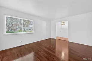 2560 Woodsage Dr, Florissant, MO 63033 - Photo 8
