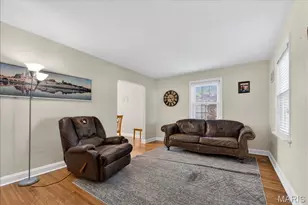 1133 N Geyer Rd, Kirkwood, MO 63122 - Photo 2
