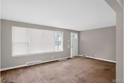 8151 Underhill Drive, Saint Louis, MO 63114 - Photo 6