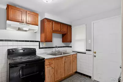 8151 Underhill Drive, Saint Louis, MO 63114 - Photo 12