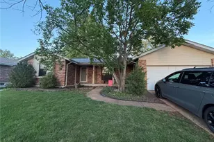 7070 Bumble Bee Ln, Saint Louis, MO 63129 - Photo 2