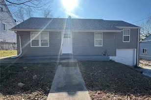 452 Bluff Dr, Saint Louis, MO 63137 - Photo 1