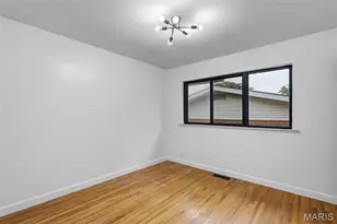 2520 Greenberry Dr, Florissant, MO 63033 - Photo 32