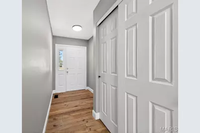 549 Rancho Lane, Florissant, MO 63031 - Photo 6
