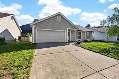 549 Rancho Lane, Florissant, MO 63031 - Photo 4