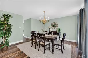 5527 Hennsley Cir, Weldon Spring, MO 63304 - Photo 2