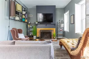 908 Hickory, Saint Louis, MO 63104 - Photo 2