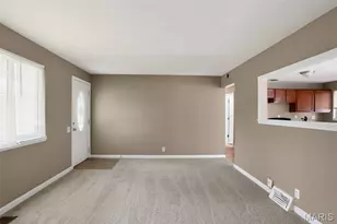 10253 Green Valley Dr, Saint Louis, MO 63136 - Photo 8
