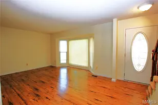 504 Pioneer Dr, Saint Peters, MO 63376 - Photo 2