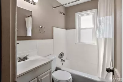 1124 Grenshaw Drive, Saint Louis, MO 63137 - Photo 24