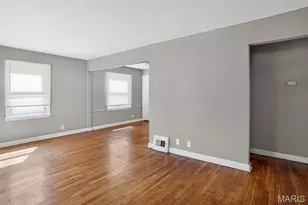 1124 Grenshaw Dr, Saint Louis, MO 63137 - Photo 16