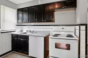 1124 Grenshaw Dr, Saint Louis, MO 63137 - Photo 20