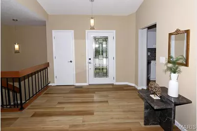 390 Windsor Place #E, Saint Peters, MO 63376 - Photo 2