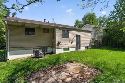 158 Monteith Circle, Saint Louis, MO 63137 - Photo 2