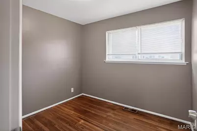 1752 Hudson Road, Saint Louis, MO 63136 - Photo 14