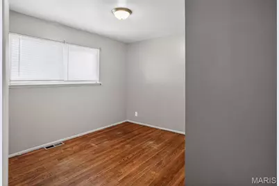 1752 Hudson Road, Saint Louis, MO 63136 - Photo 12