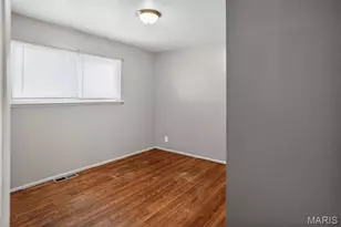 1752 Hudson Rd, Saint Louis, MO 63136 - Photo 12
