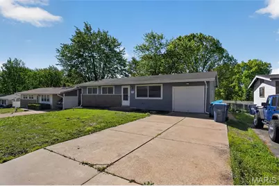 1752 Hudson Road, Saint Louis, MO 63136 - Photo 4