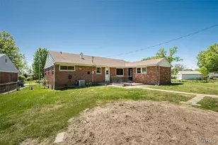 9025 Brassie Dr, Overland, MO 63114 - Photo 44