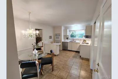 1029 Fernway Lane, Creve Coeur, MO 63141 - Photo 6