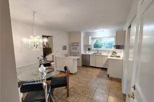 1029 Fernway Ln, Creve Coeur, MO 63141 - Photo 6