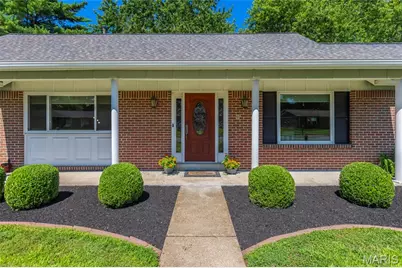 1029 Fernway Lane, Creve Coeur, MO 63141 - Photo 2
