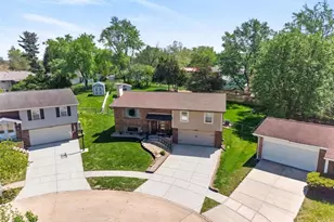 12538 Parkway Acres Ct, Maryland Heights, MO 63043 - Photo 38