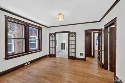 5241 Sutherland Avenue, Saint Louis, MO 63109 - Photo 6