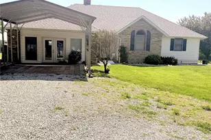 24306 Parade Dr, Lebanon, MO 65536 - Photo 2