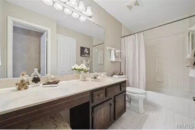 15991 Meadow Oak Drive, Chesterfield, MO 63017 - Photo 24