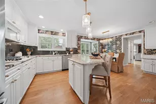 15991 Meadow Oak Dr, Chesterfield, MO 63017 - Photo 12