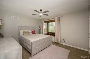 270 E Skyline Dr, Ballwin, MO 63011 - Photo 28