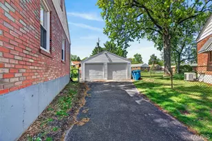 9233 Meadowbrook Ln, Overland, MO 63114 - Photo 4