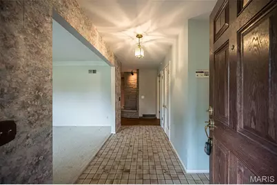 336 Hackmann Lane, Creve Coeur, MO 63141 - Photo 8