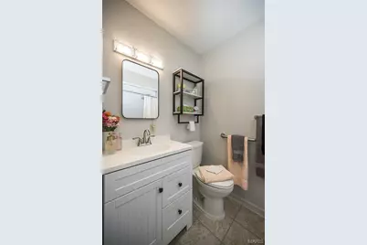 12167 Parkwood Place, Maryland Heights, MO 63043 - Photo 16
